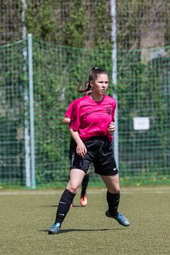 Bild 38 - B-Juniorinnen Pokalfinale SV Henstedt Ulzburg - SG Holstein Sued : 2:0